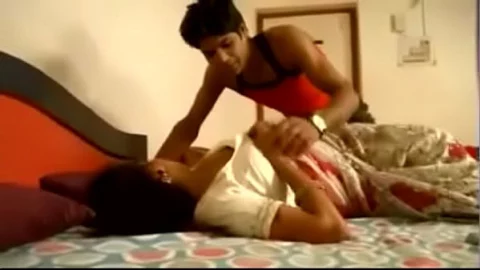 Indian bhabi fuck - Desi bhabi boob kissing lonely at home.